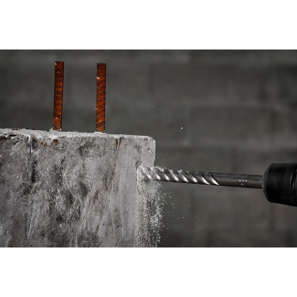 Milwaukee 48-20-3981 SDS MAX 4CT MX4 1-3/8" X 24" X 29"