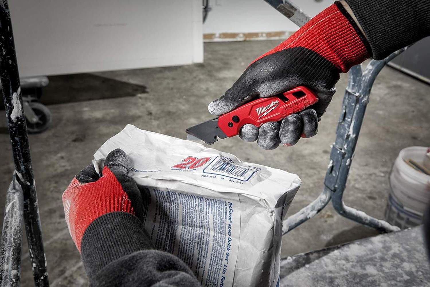 Milwaukee 48-22-1502 Fastback Folding Utility Knife W/ Blade Storage