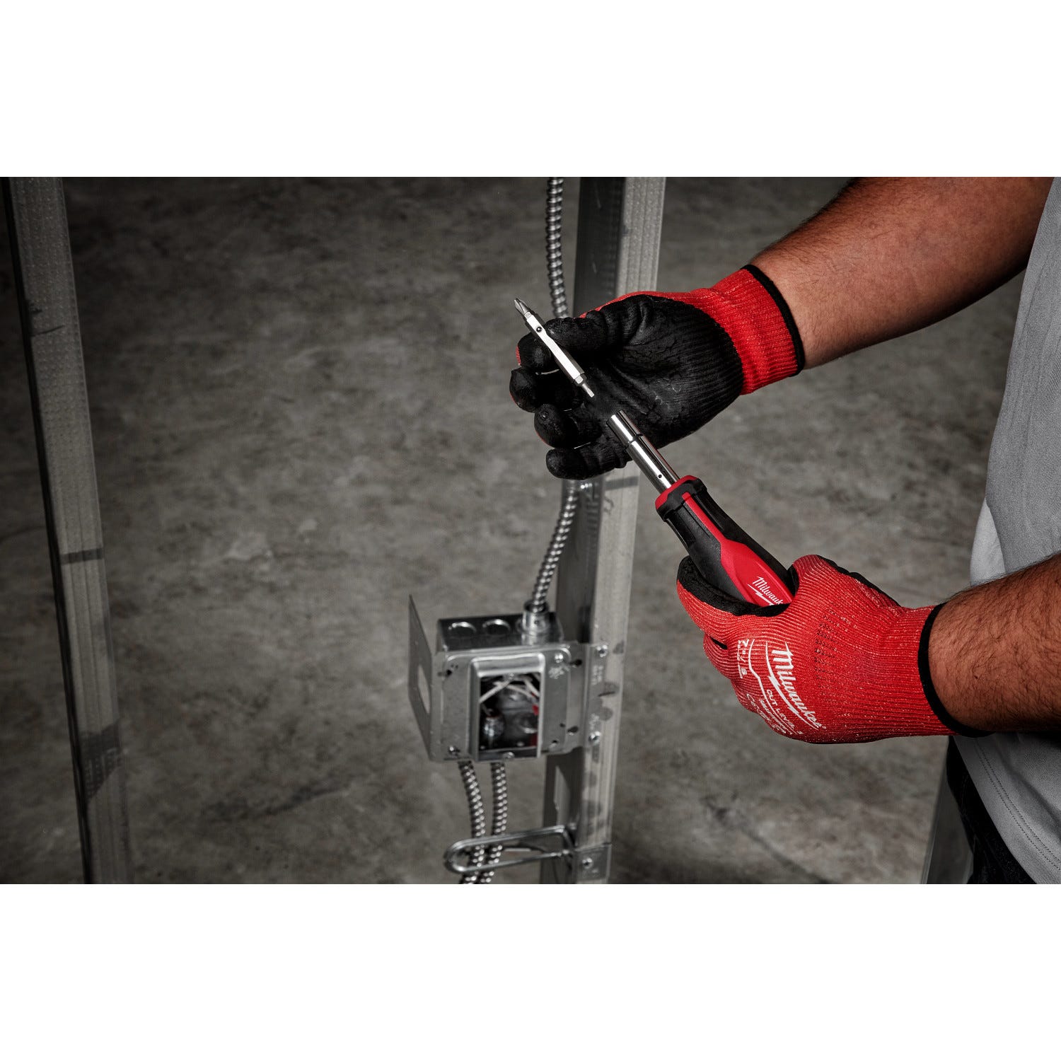 Milwaukee 48-22-2763 2pc 11-in-1 Multi-Bit Screwdriver and 6-IN-1 Stubby Multi-Bit Screwdriver