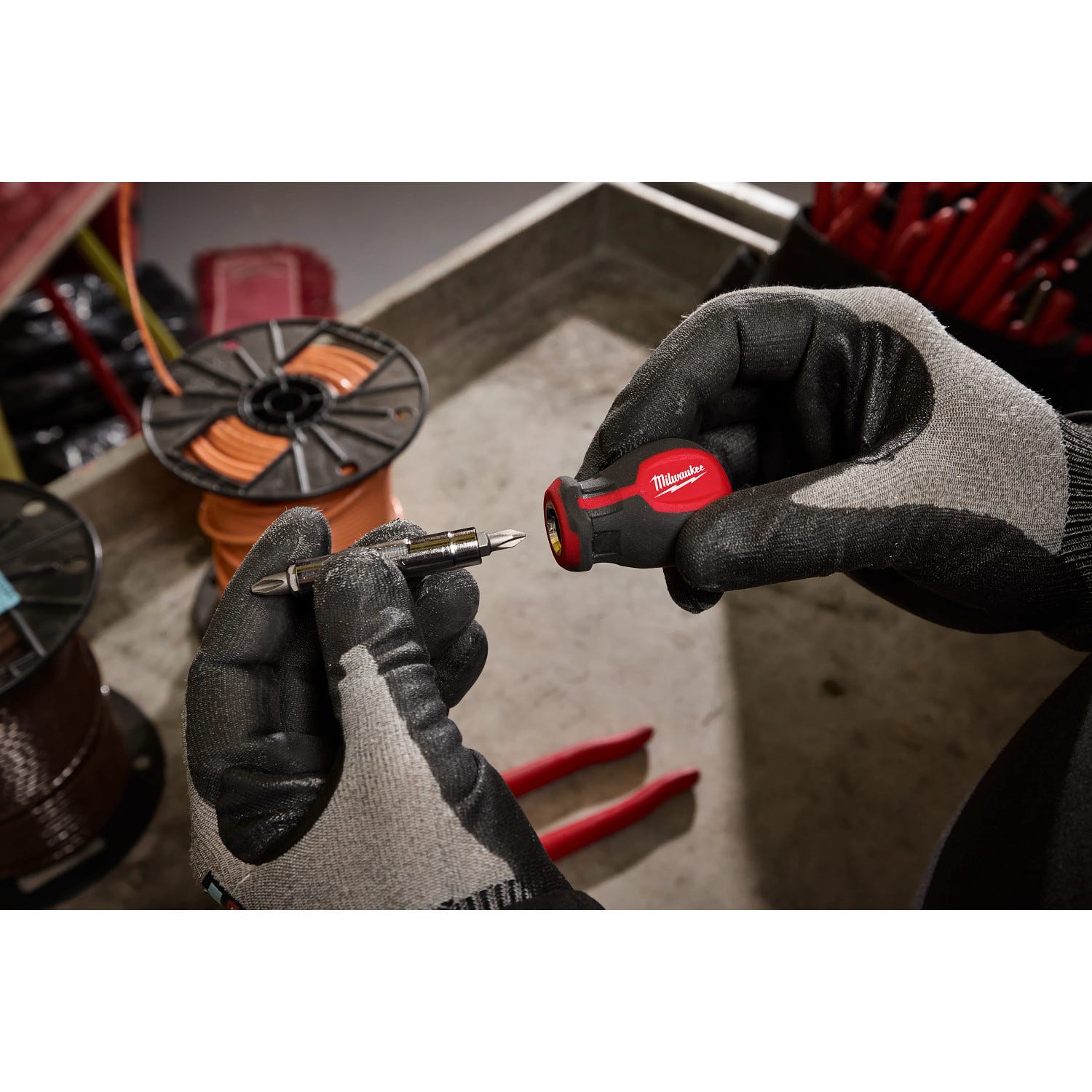 Milwaukee 48-22-2763 2pc 11-in-1 Multi-Bit Screwdriver and 6-IN-1 Stubby Multi-Bit Screwdriver