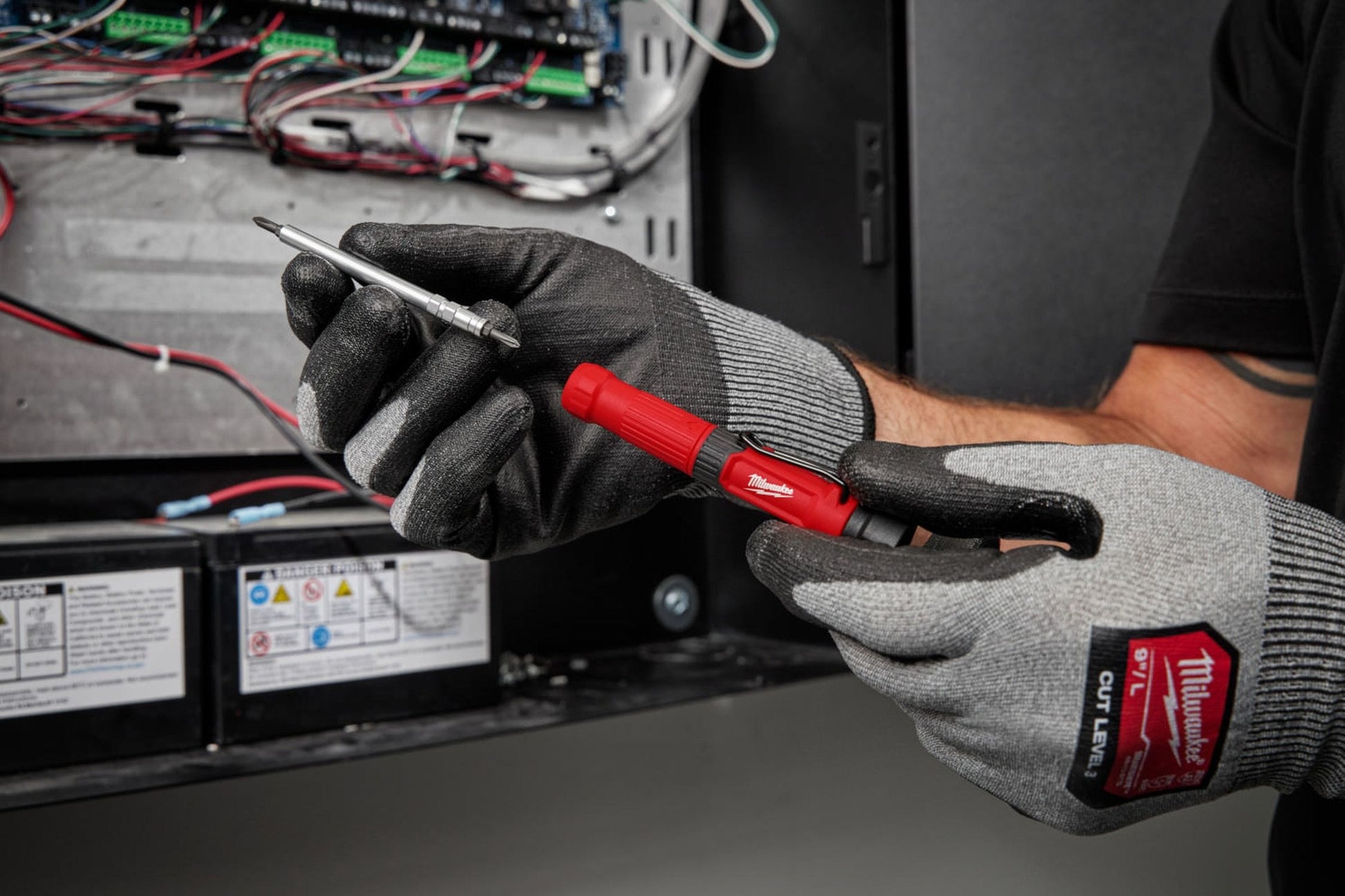 Milwaukee 48-22-2932 4-in-1 Pocket Precision Multi-Bit Screwdriver