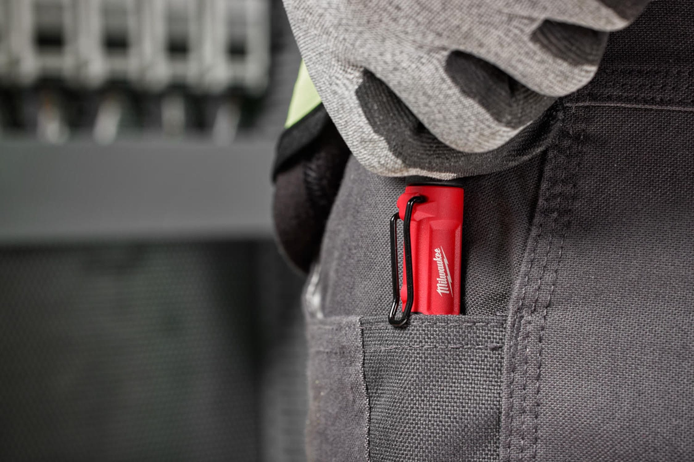 Milwaukee 48-22-2932 4-in-1 Pocket Precision Multi-Bit Screwdriver