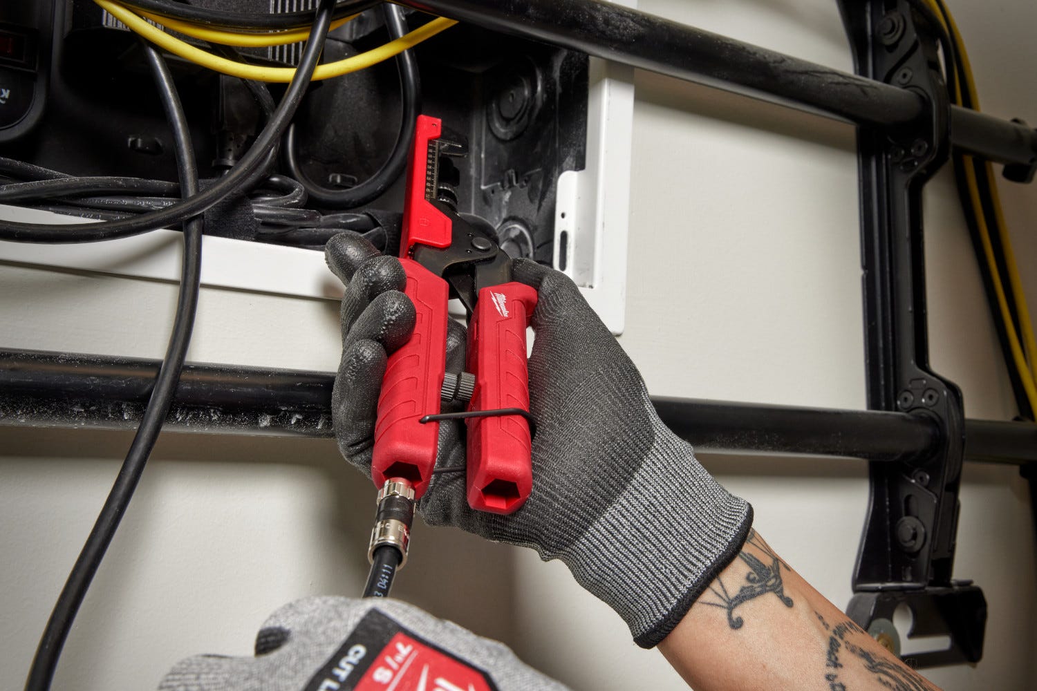 Milwaukee 48-22-3073 Extended Reach Compression Coax Crimper