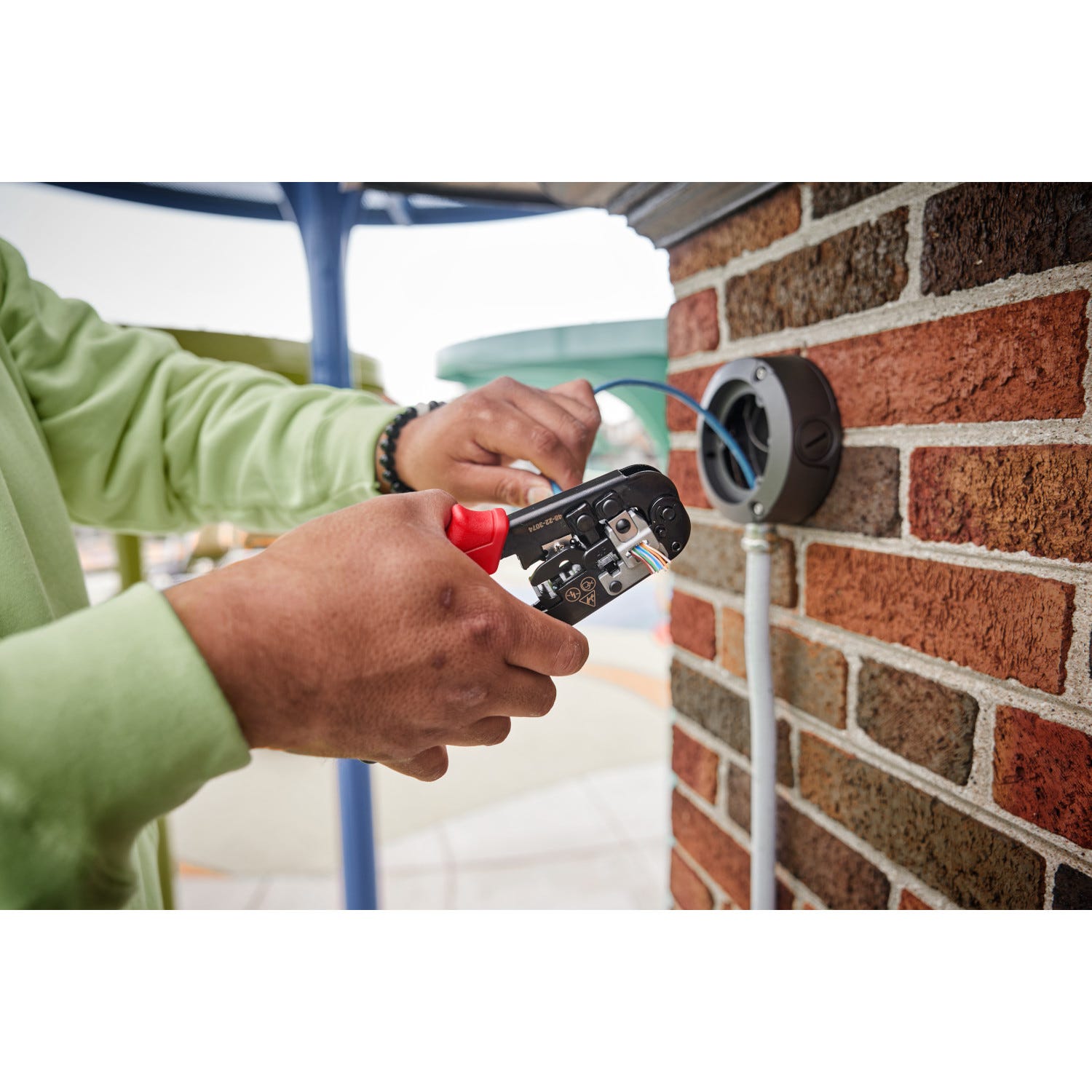 Milwaukee 48-22-3074 Ratcheting Pass-Through Crimper & Stripper