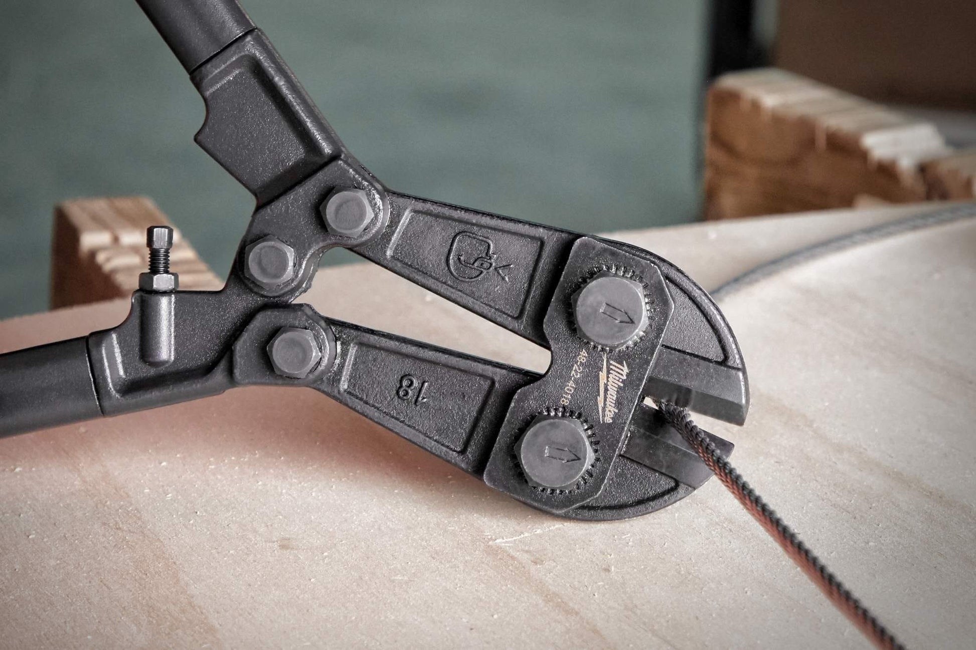 Milwaukee 48-22-4018 18" Bolt Cutter