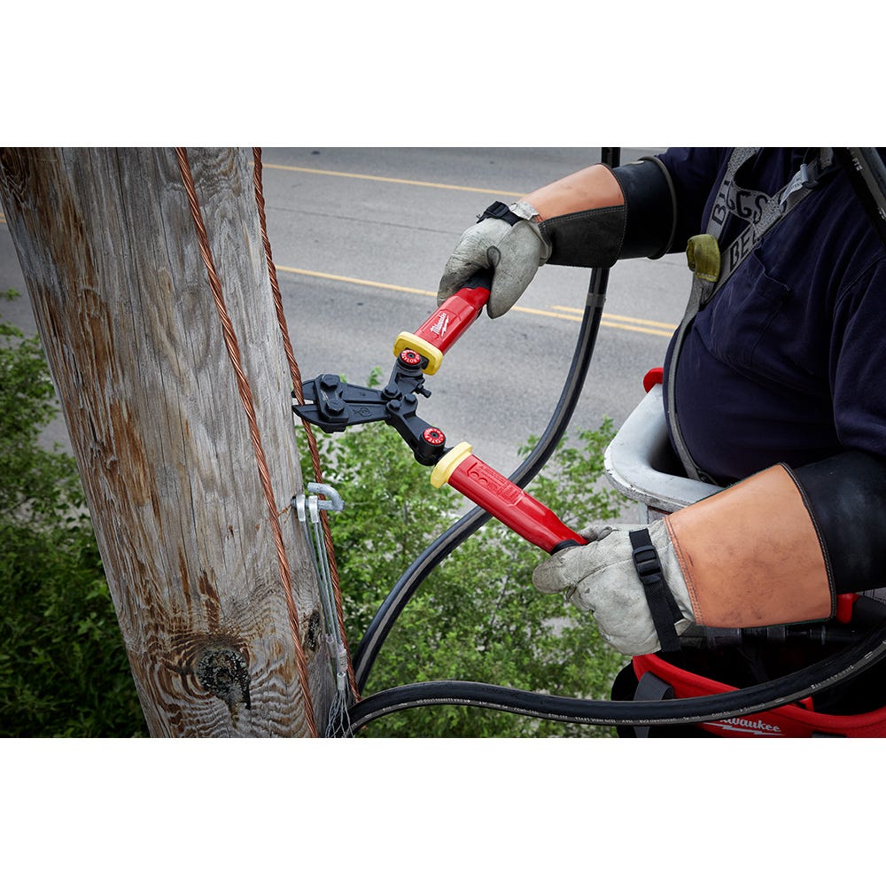 Milwaukee 48-22-4218 18-inch Fiberglass Bolt Cutter with PIVOTMOVE Rotating Handles