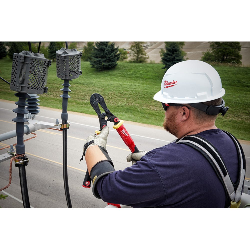 Milwaukee 48-22-4218 18-inch Fiberglass Bolt Cutter with PIVOTMOVE Rotating Handles