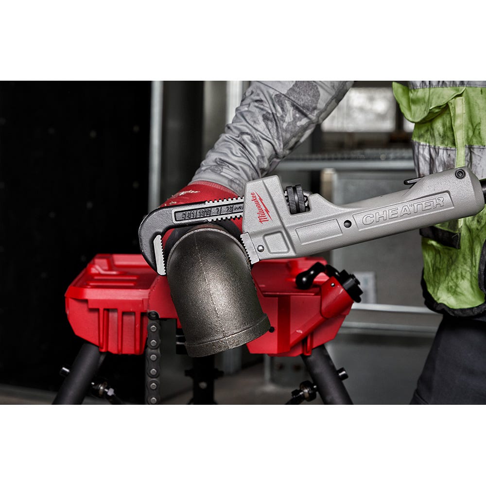 Milwaukee 48-22-7318 CHEATER Aluminum Extendable 11-inch-to-24-inch Pipe Wrench