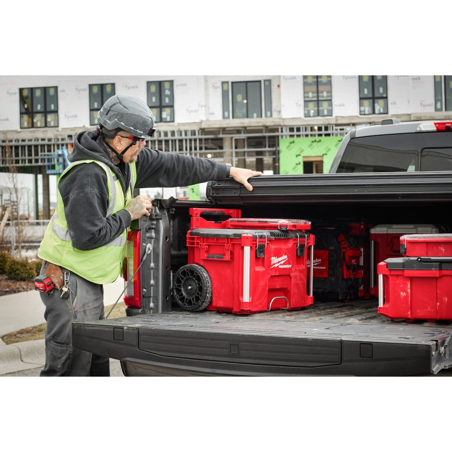 Milwaukee PACKOUT Structured Backpack with PACKOUT Tool Box Kit