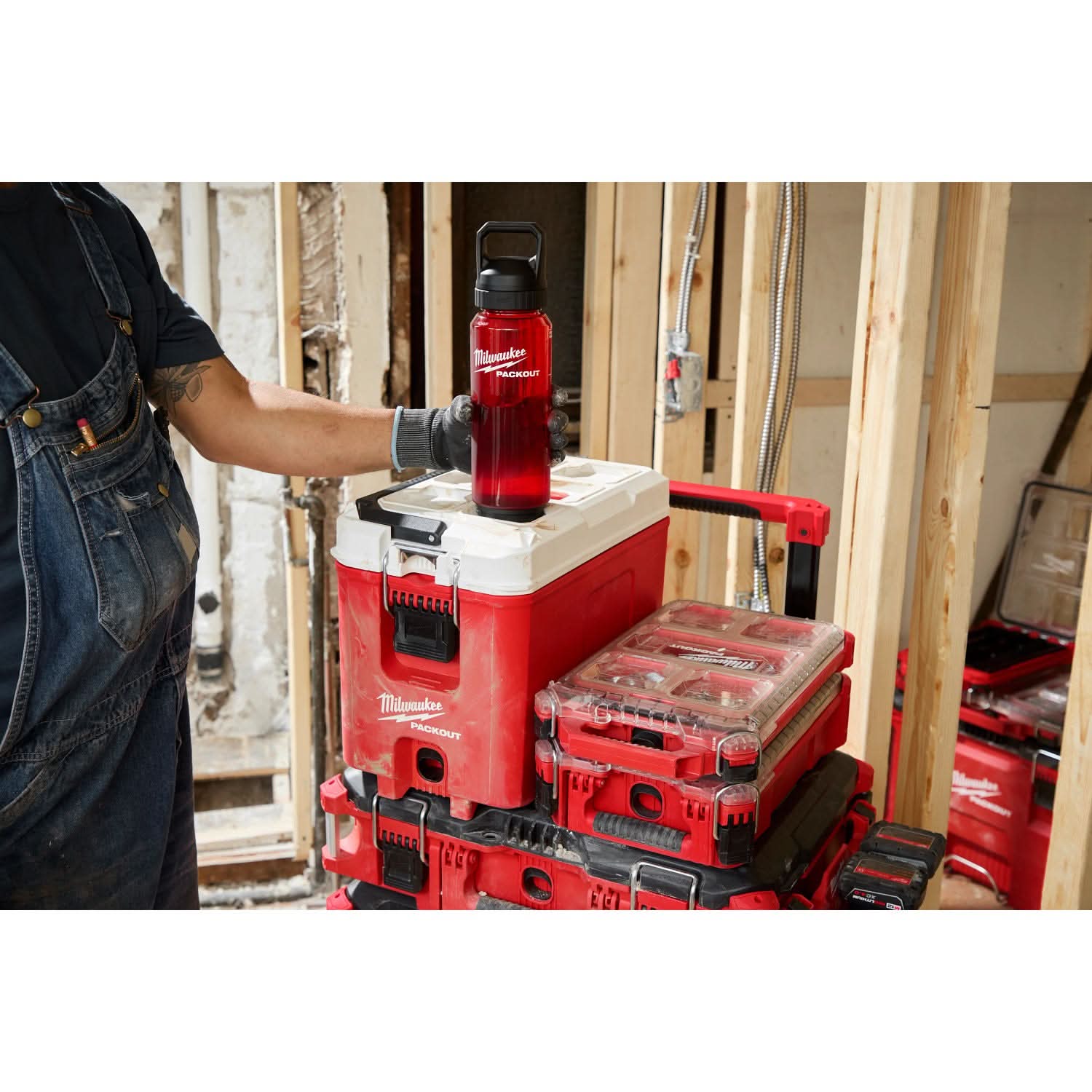 Milwaukee 48-22-8372R PACKOUT™ 34oz Bottle with Chug Lid