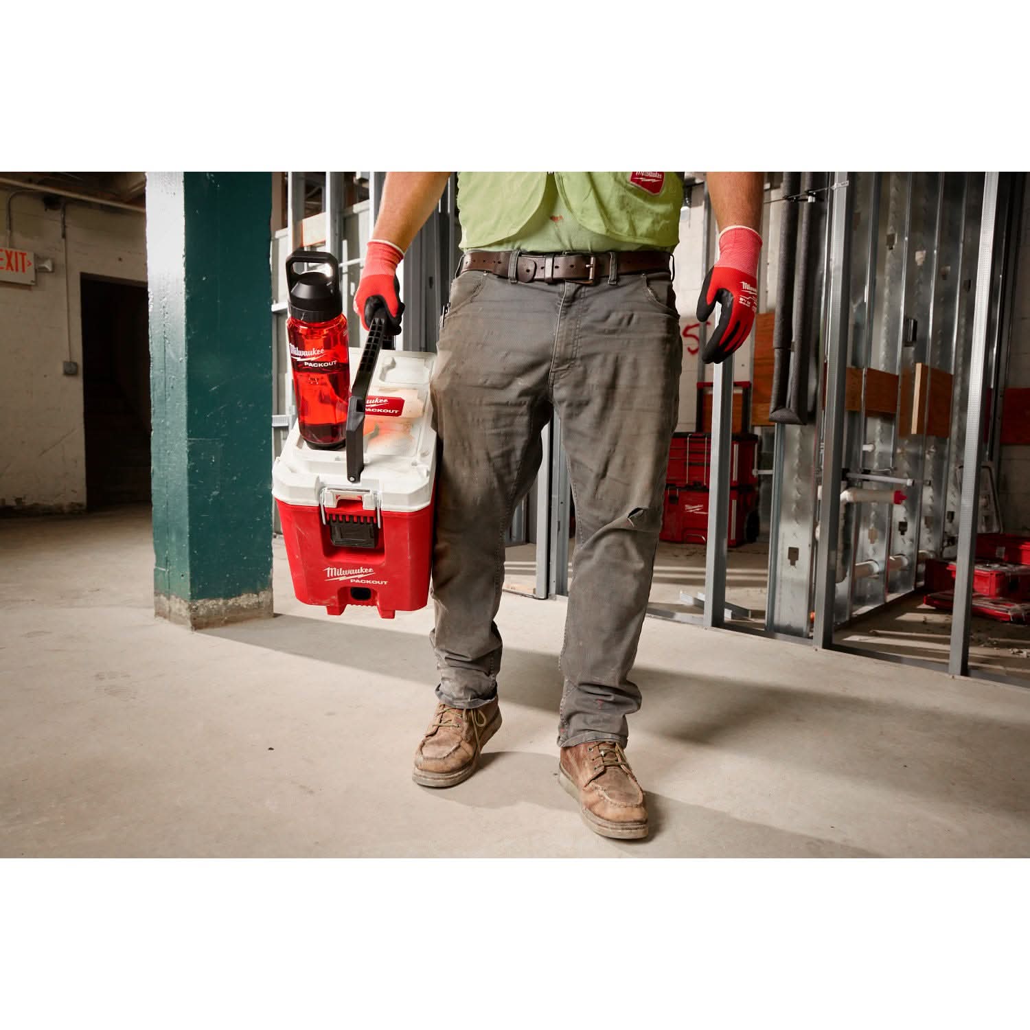 Milwaukee 48-22-8372R PACKOUT™ 34oz Bottle with Chug Lid