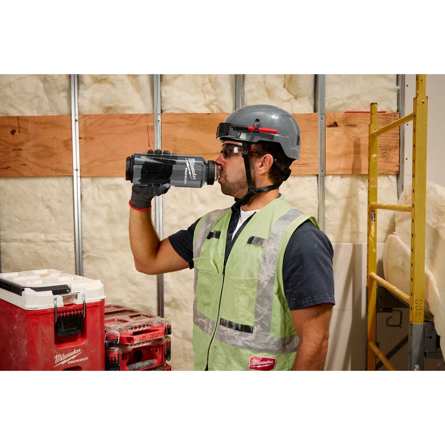 Milwaukee 48-22-8373B PACKOUT™ 48oz Bottle with Chug Lid