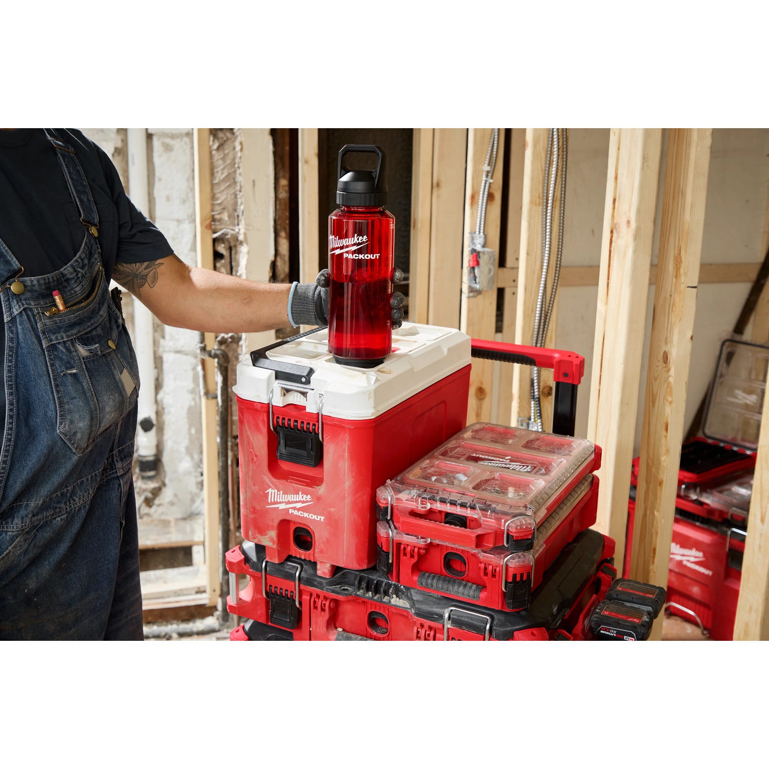 Milwaukee 48-22-8373R PACKOUT™ 48oz Bottle with Chug Lid