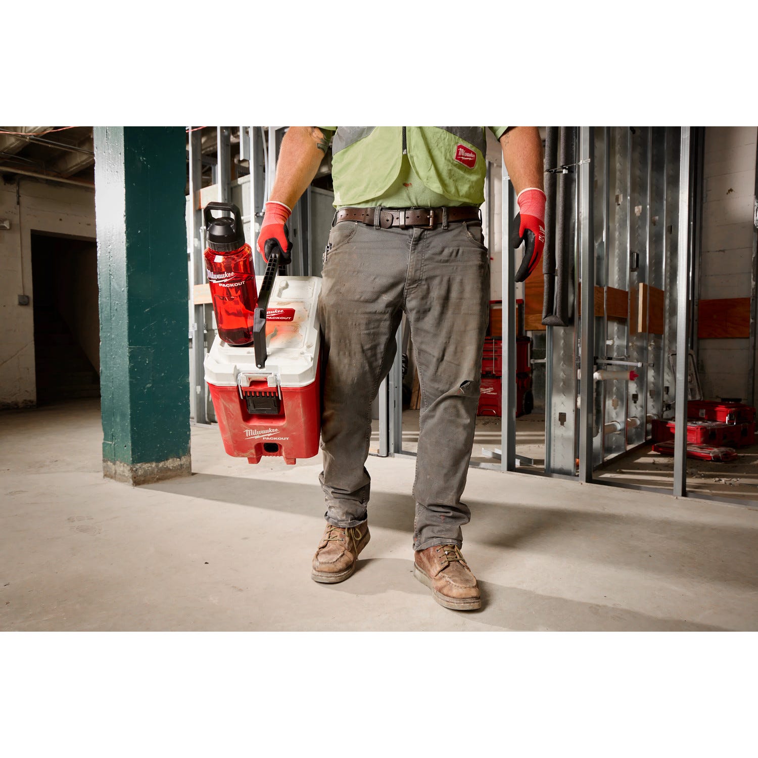 Milwaukee 48-22-8373R PACKOUT™ 48oz Bottle with Chug Lid