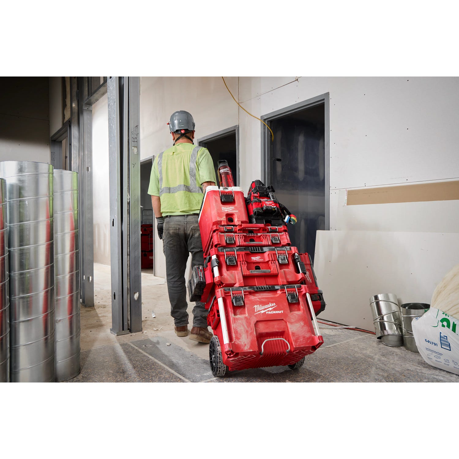 Milwaukee 48-22-8373R PACKOUT™ 48oz Bottle with Chug Lid