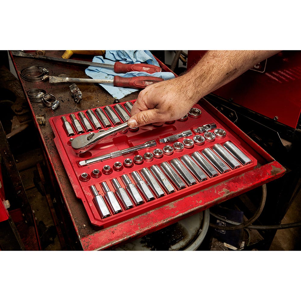 Milwaukee 48-22-9008 3/8" Drive 56-Piece Ratchet & Socket Set, SAE / Metric