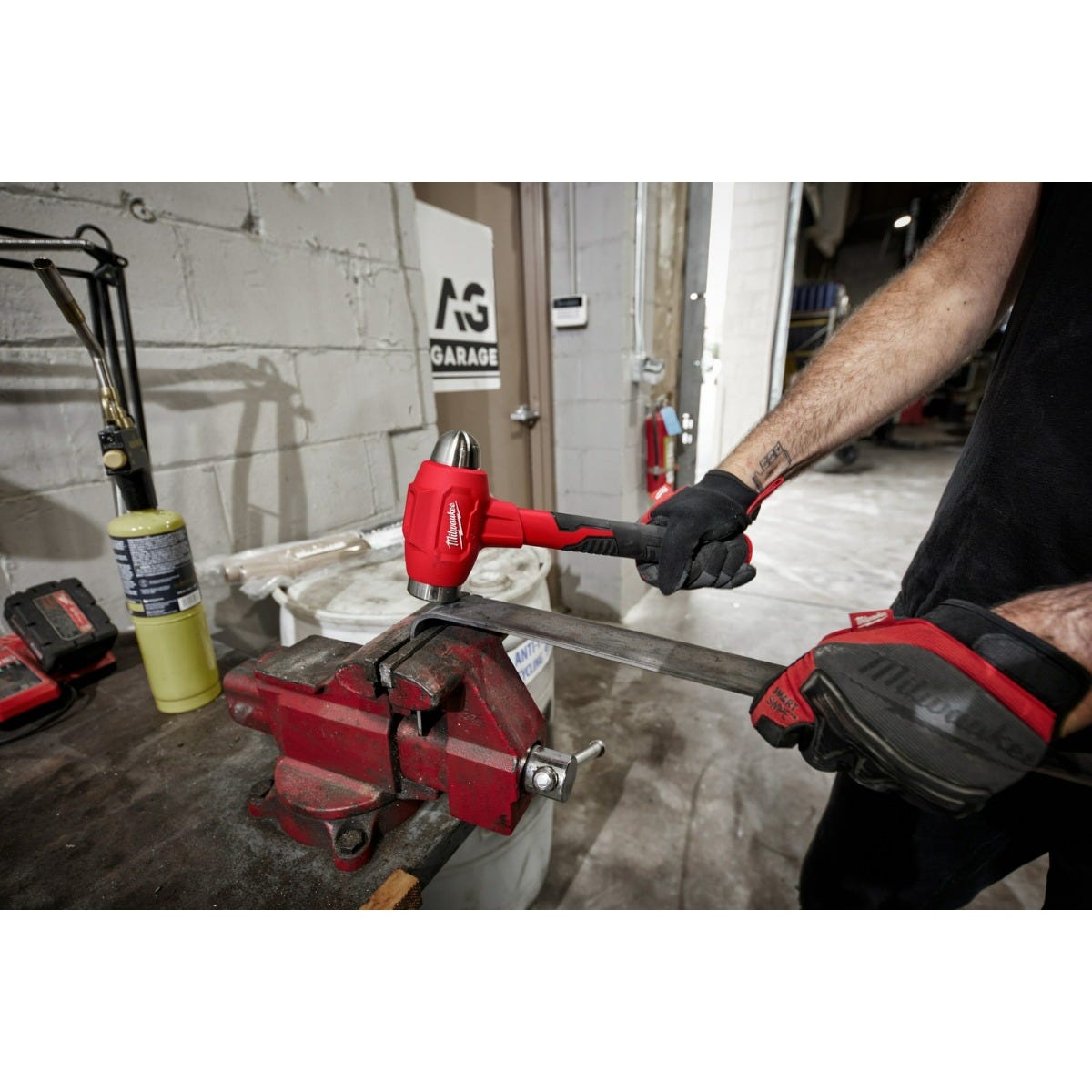 Milwaukee 48-22-9141 32oz Dead Blow Ball Peen Hammer