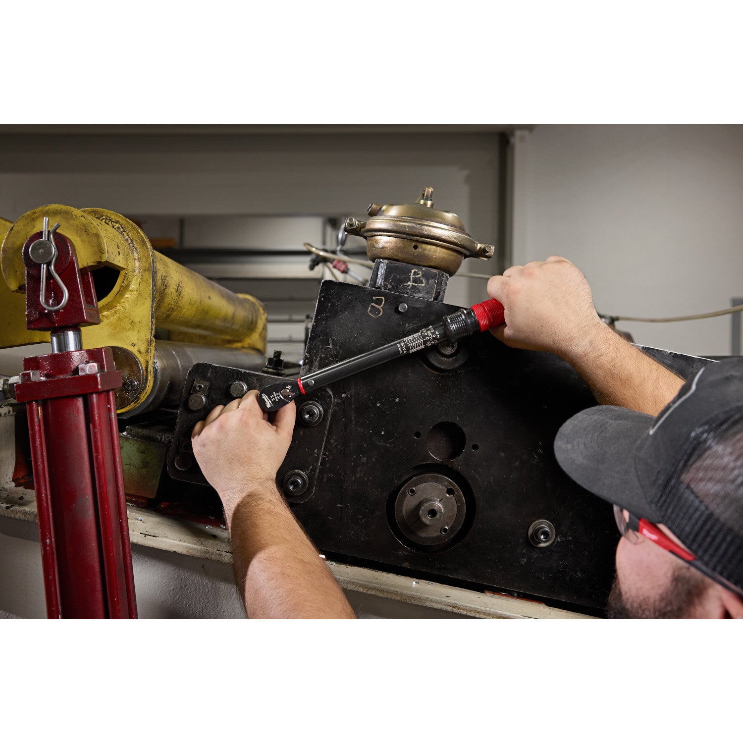 Milwaukee 48-22-9202 3/8-in. Drive Click Torque Wrench, 20-100 ft·lb
