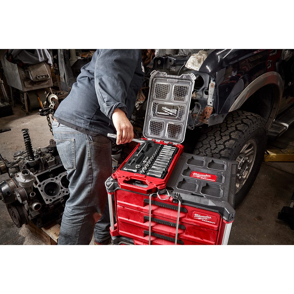 Milwaukee 48-22-9482 32-Piece 3/8” Metric Ratchet and Socket PACKOUT Set