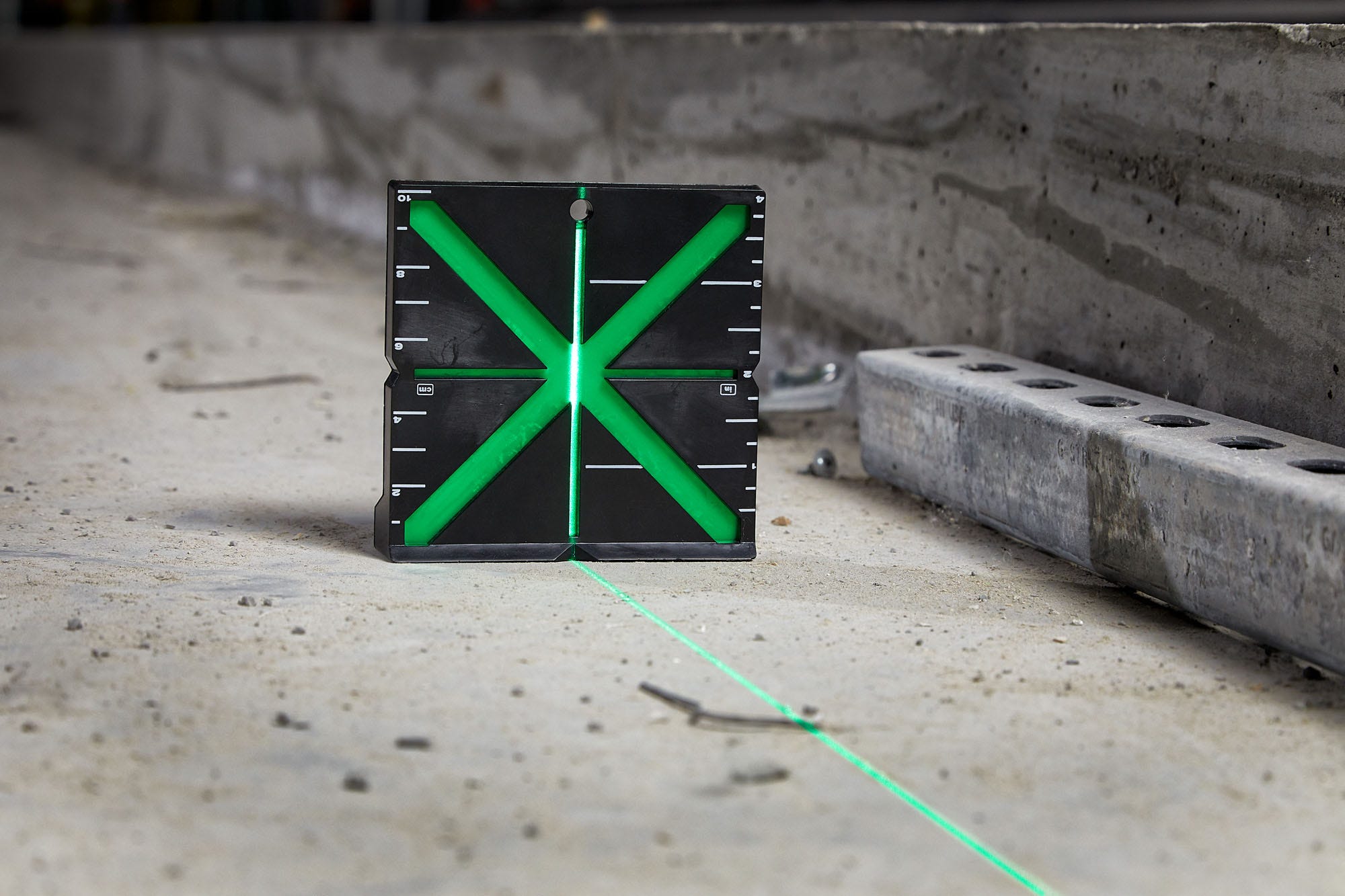 Milwaukee 48-35-1111 Responsive Laser Alignment Target