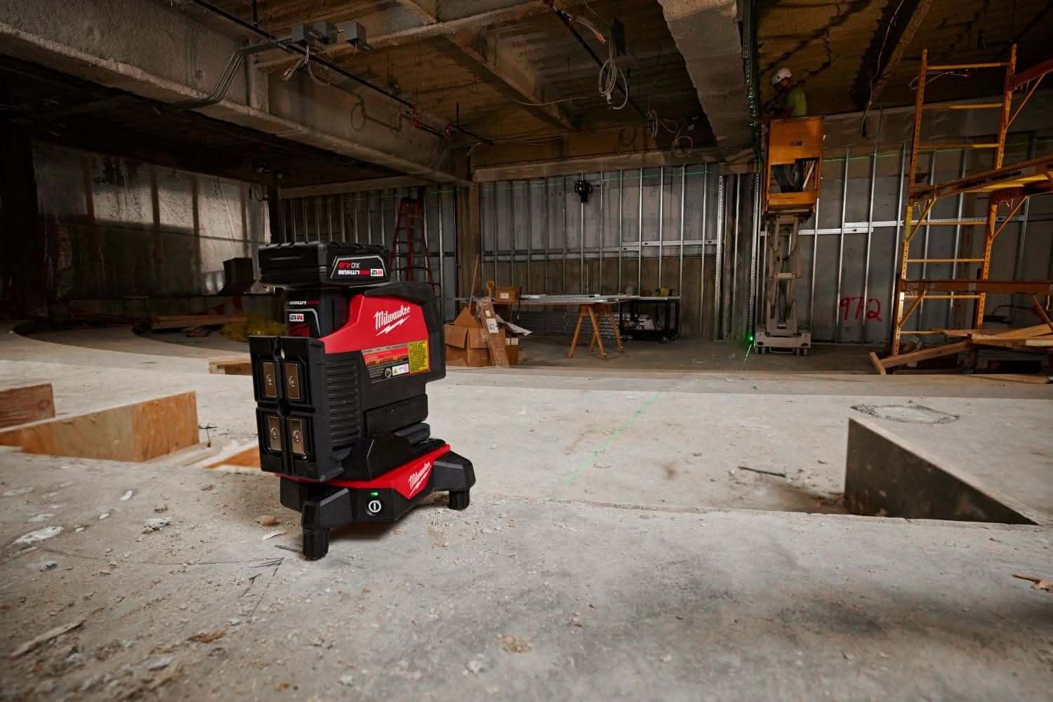 Milwaukee 48-35-1314 Wireless Laser Alighnment Base with Remote