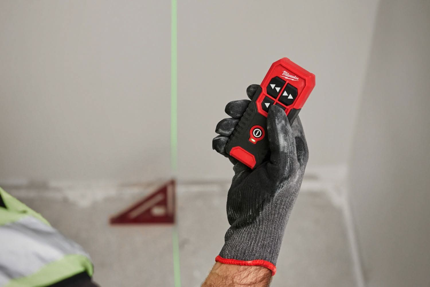 Milwaukee 48-35-1314 Wireless Laser Alighnment Base with Remote