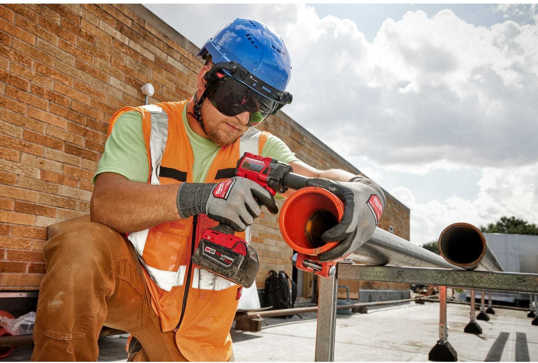 Milwaukee 48-73-1416 BOLT Eye Visor - Tinted Dual Coat Lens (Compatible with Milwaukee Safety Helmets)