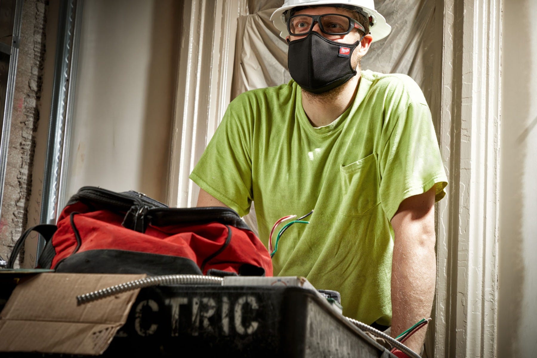 Milwaukee 48-73-4237 L/XL 3-Layer Performance Face Mask