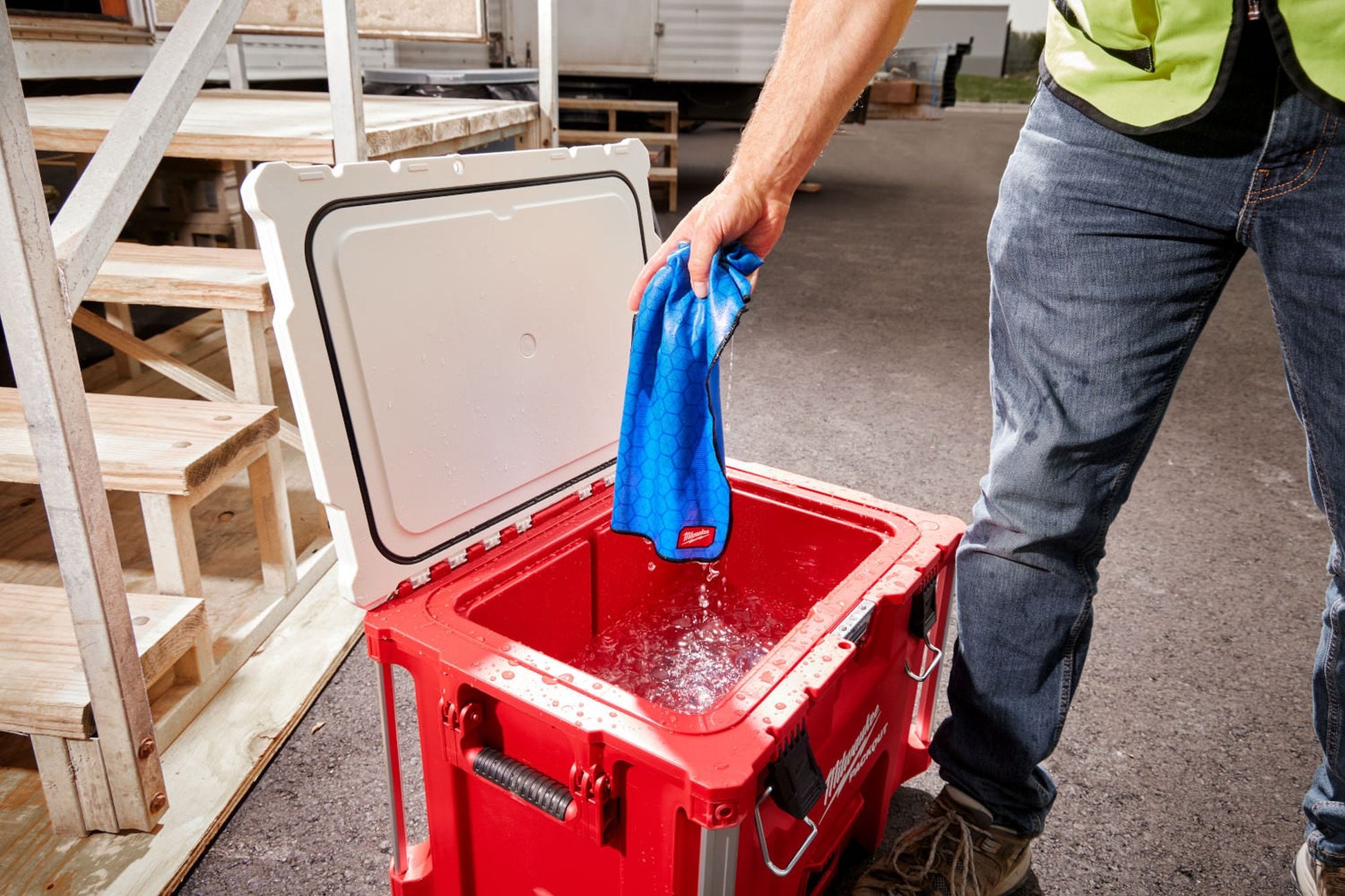 Milwaukee 48-73-4541 Cooling Microfiber Towel