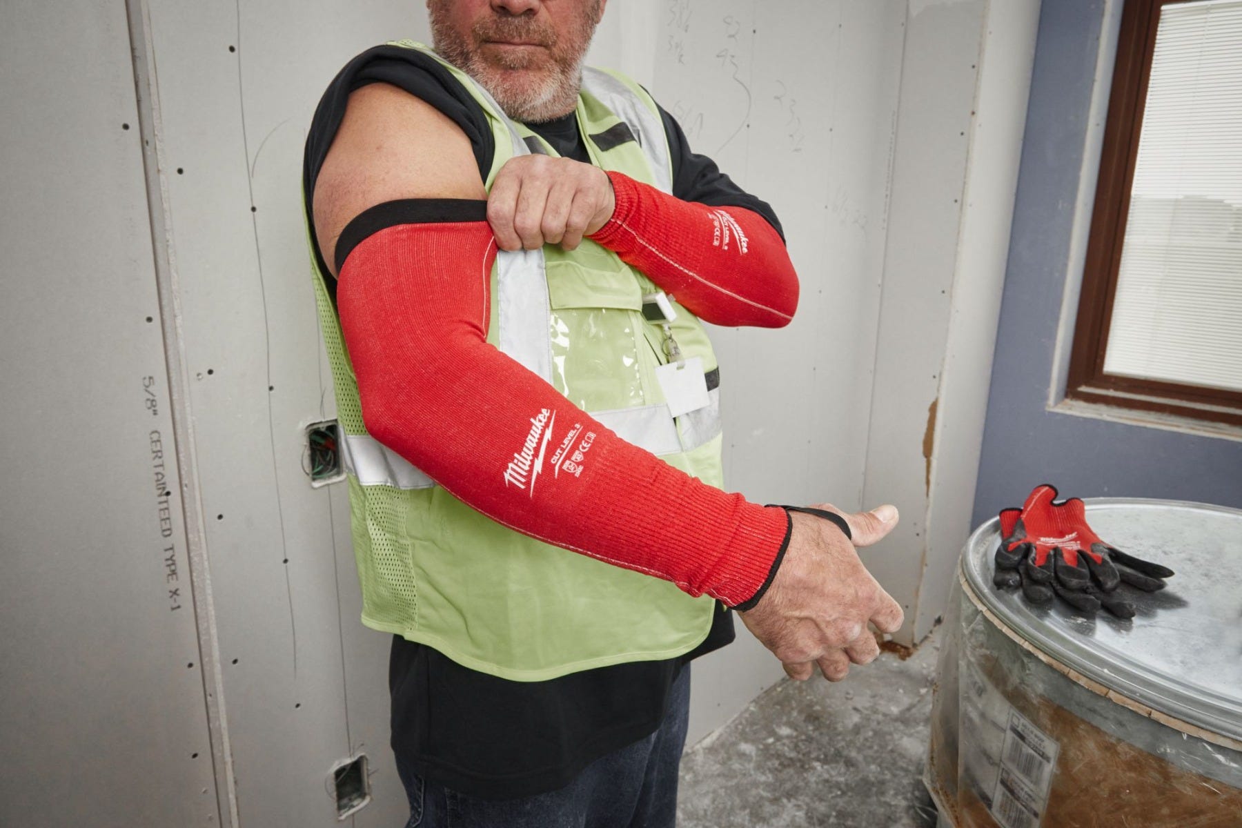 Milwaukee 48-73-9031 Cut Level 3 Protective Sleeves - 18"