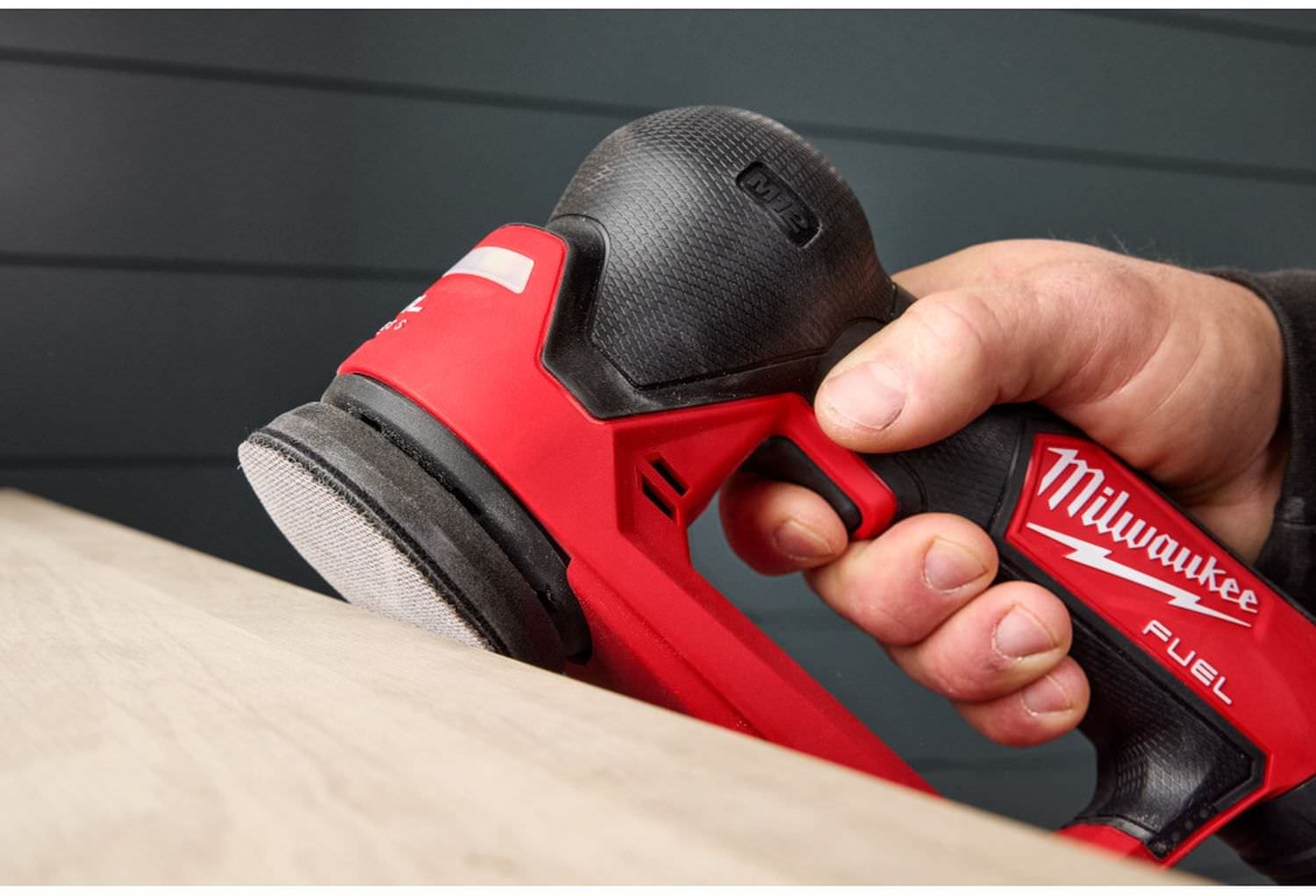 Milwaukee 48-80-6405 3 in. Assorted 80, 120, 180 Grit Mesh Sanding Discs with POWERGRID Tear Resistant Mesh (12-Pack + Pad Saver)