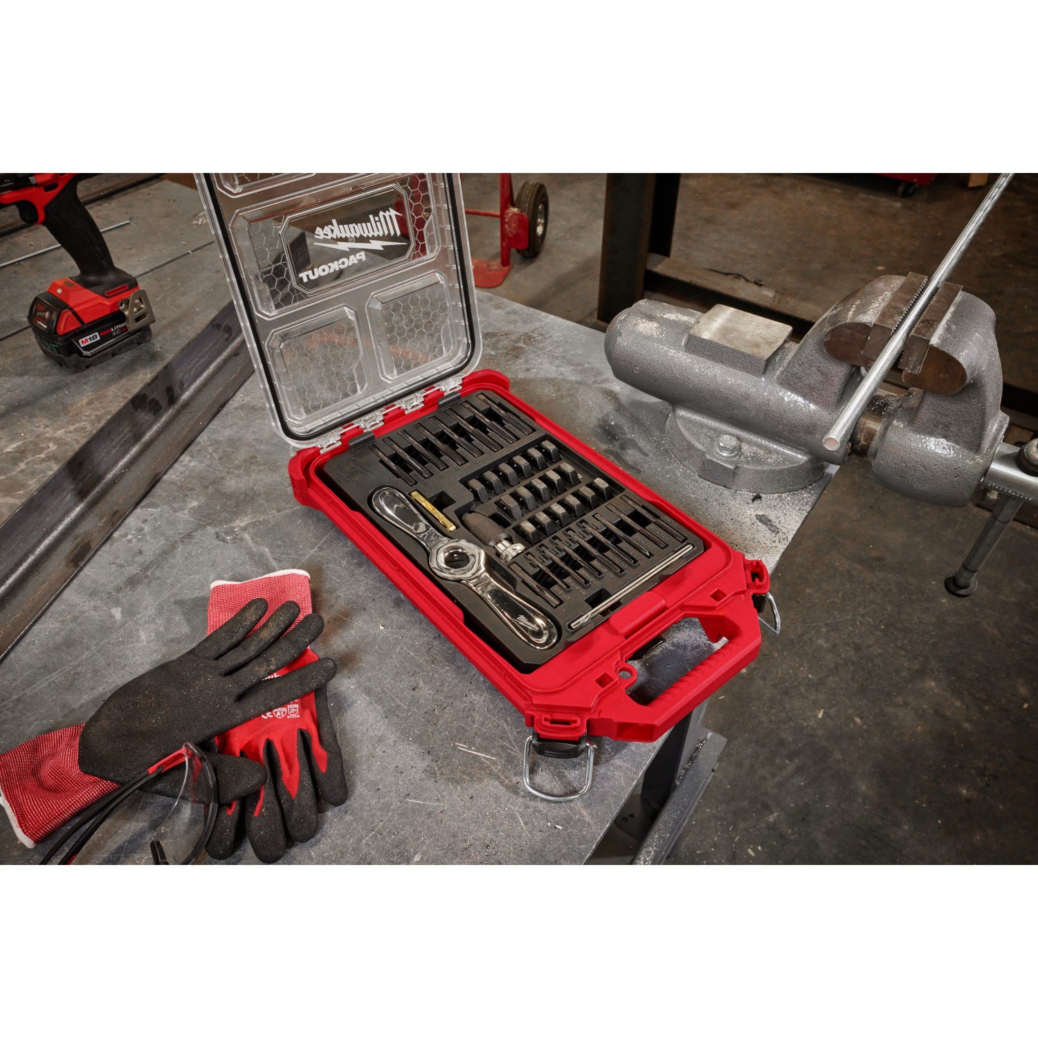 Milwaukee 49-22-5603 38PC Metric Tap & Die PACKOUT Set w/ Hex-LOK 2-in-1 Handle