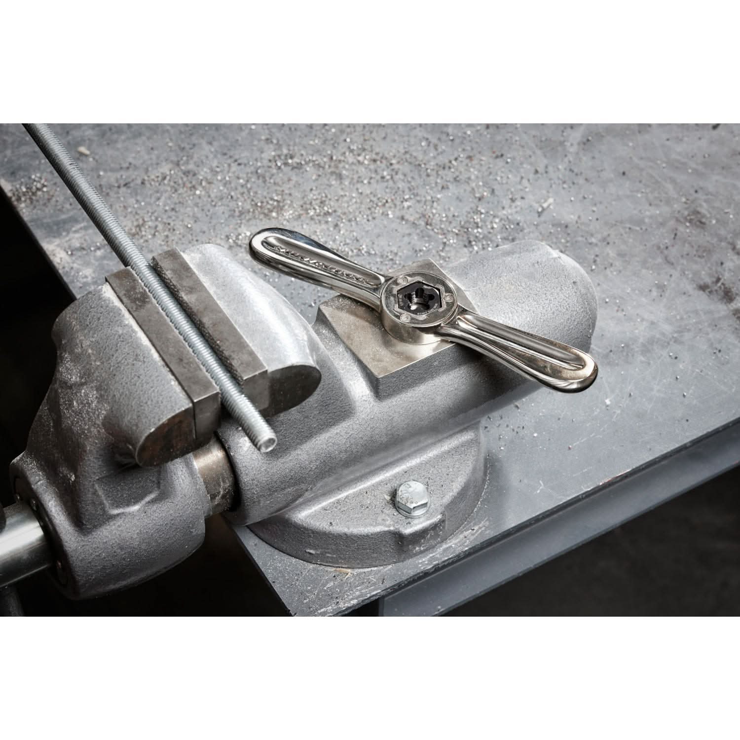 Milwaukee 49-57-5002 Hex-LOK 2-in-1 Tap and Die Threading Handle