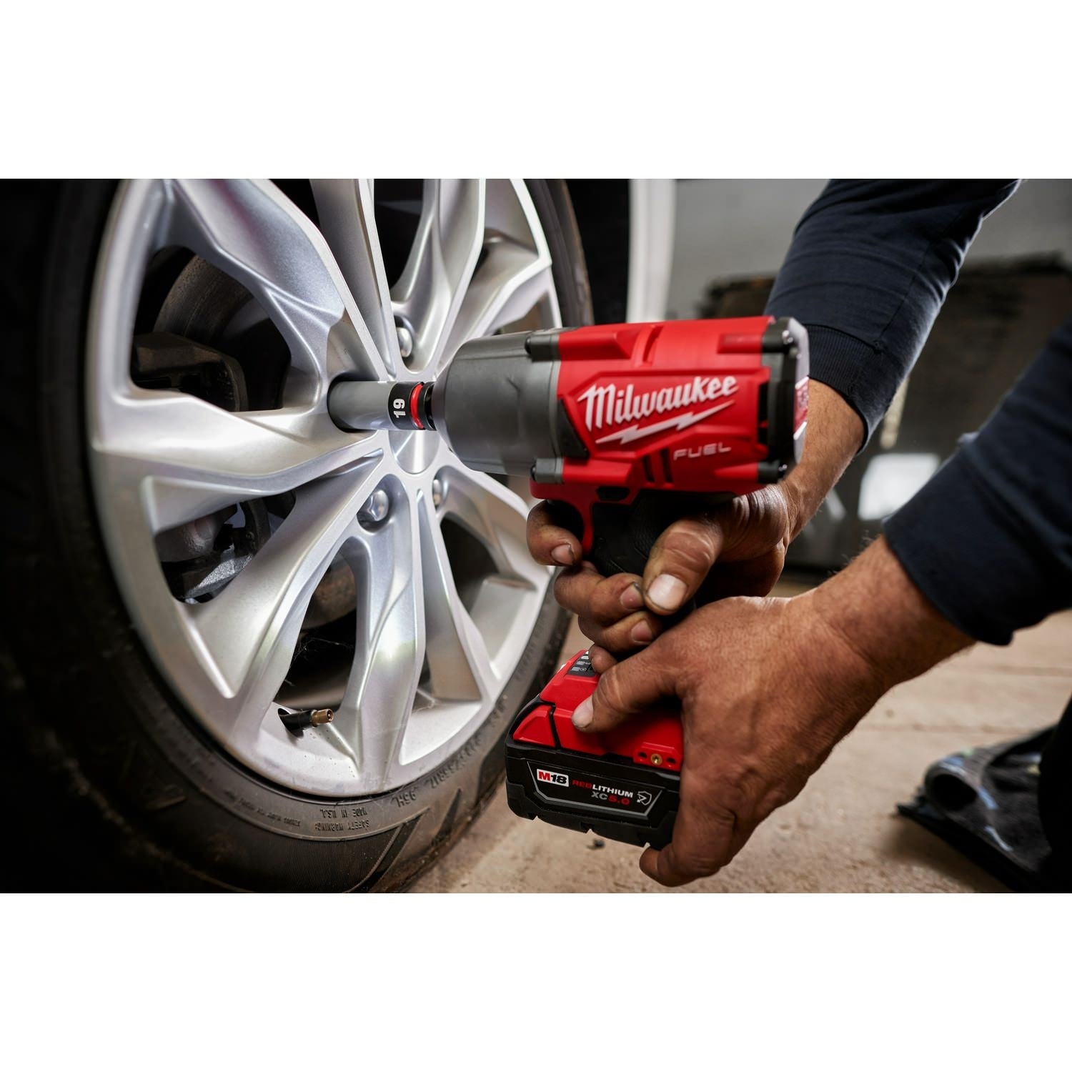 Milwaukee 49-66-7833 SHOCKWAVE Impact Duty 1/2 Drive SAE & Metric 11PC Lug Nut Wheel Socket Set