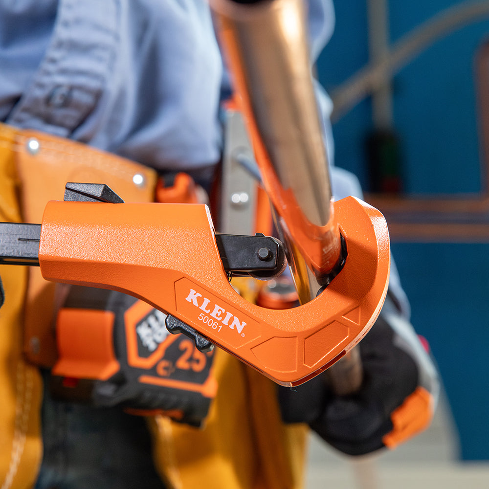 Klein 1-5/8-in. Quick-Adjust Tubing Cutter (50061) cutting tubing