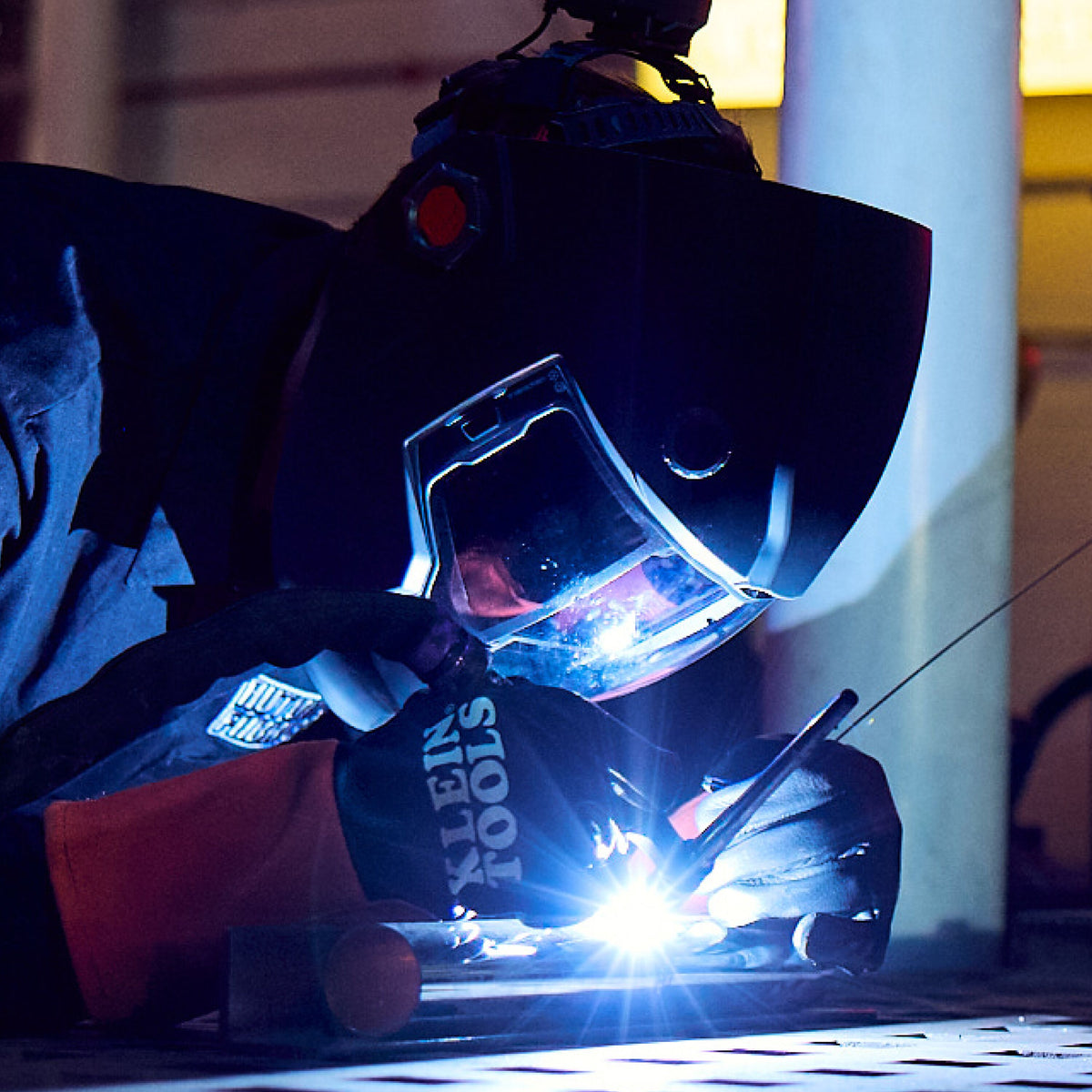 Klein Tools 60141 Phoenix Series welding helmet modular battery