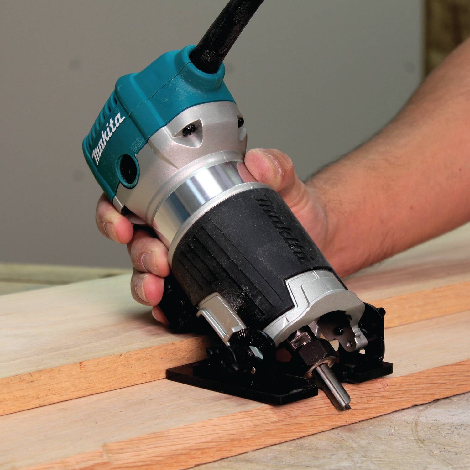 Makita RT0701CX3 1-1/4 HP* Compact Router Kit