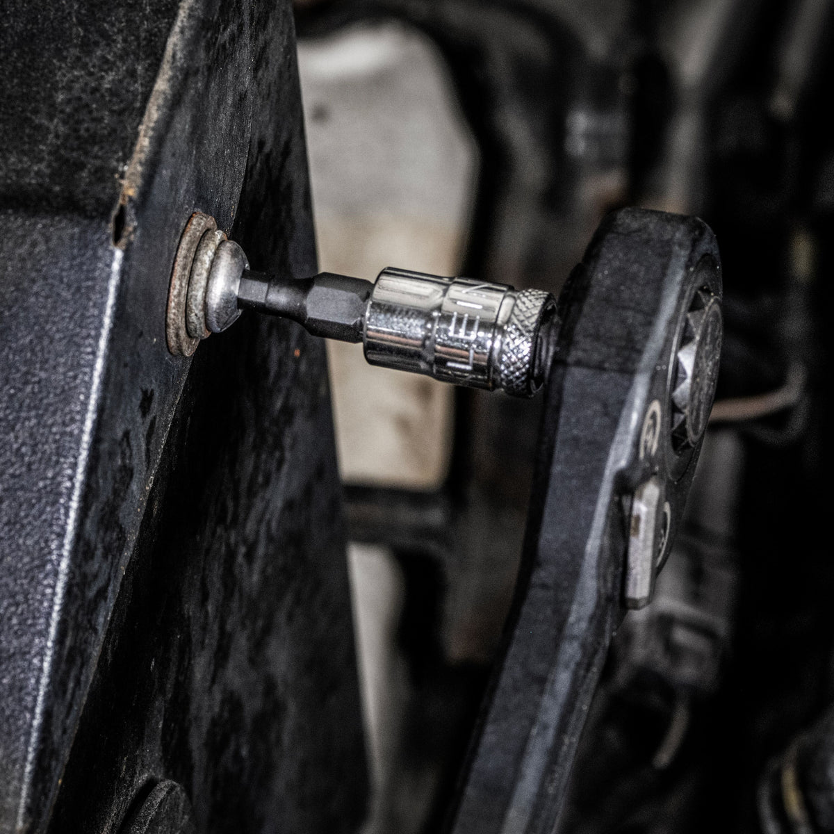 Klein Knurled Hex Bit Socket Set SAE 65213HEX in use