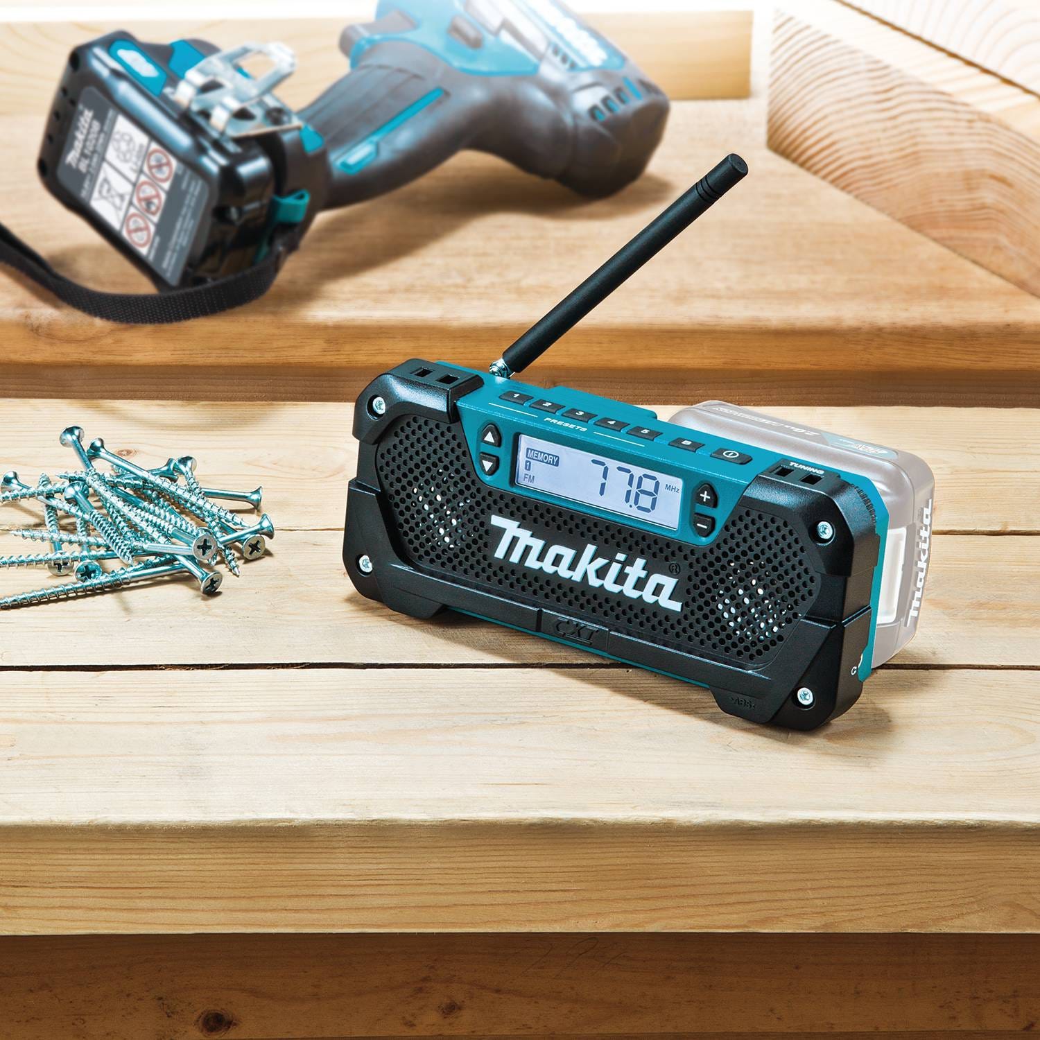 Makita RM02 12V max CXT Lithium-Ion Cordless Compact Job Site Radio, Tool Only