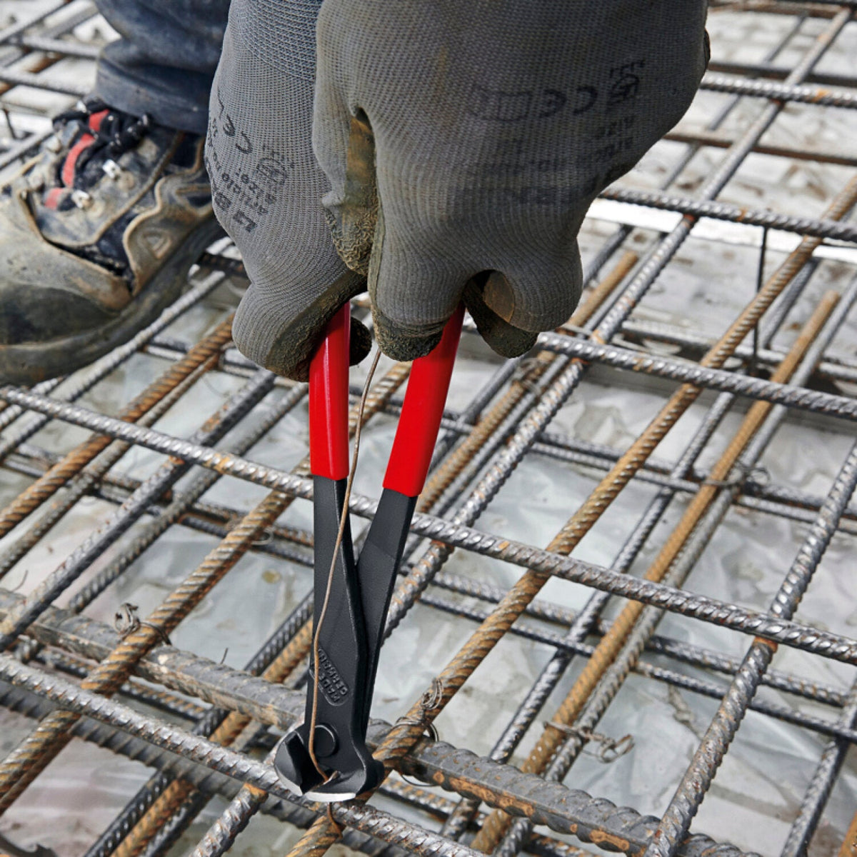 Knipex 68 01 200 SBA end cutting nippers twisting tie wire on rebar