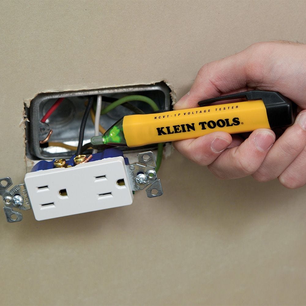 Klein 69149P Multimeter Test Kit, Digital Multimeter, Non-Contact Volt Tester, Receptacle Tester