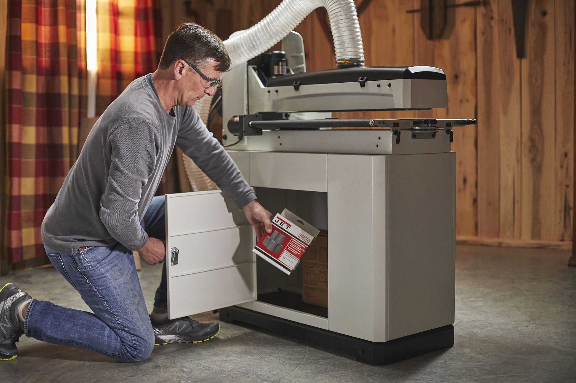 Jet 723544OSCK JWDS-2244OSC Oscillating Drum Sander with Closed Stand