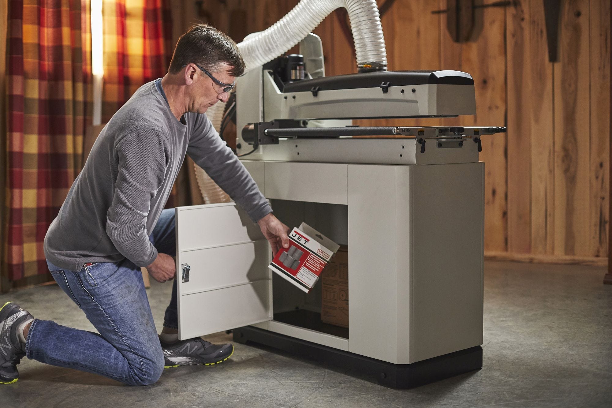 Jet 723544OSCK JWDS-2244OSC Oscillating Drum Sander with Closed Stand