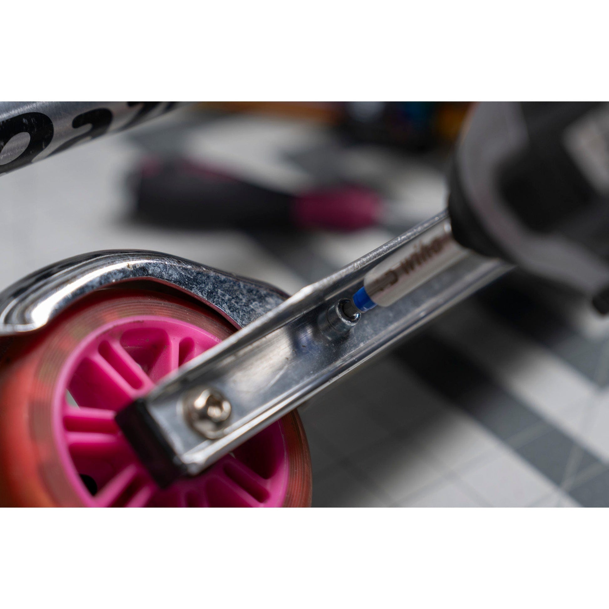 Wiha 76868 61-Piece TerminatorBlue GoBox Bit Set