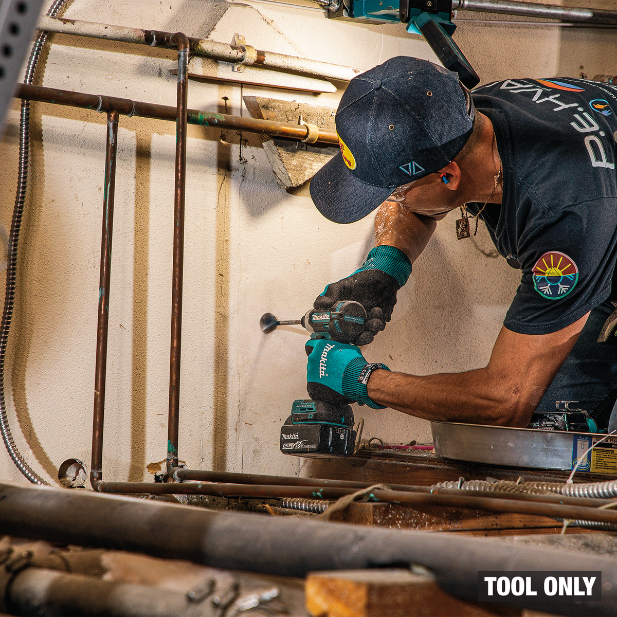 Makita 18V LXT Brushless Quick-Shift Mode 4-Speed Impact Driver (XDT21Z) - in use on the job 4
