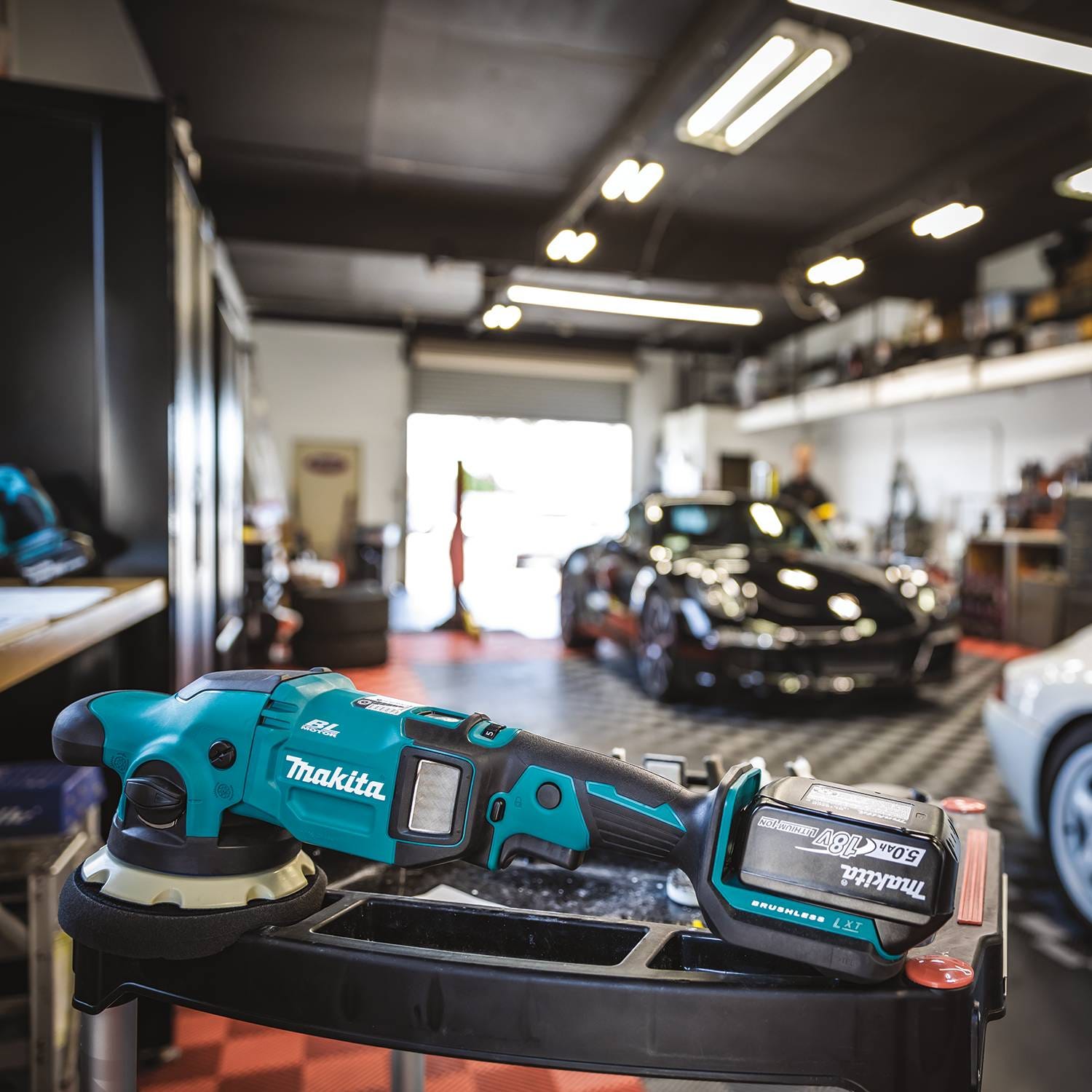 Makita XOP02Z 18V LXT Lithium-Ion Brushless Cordless 5" / 6" Dual Action Random Orbit Polisher, Tool Only