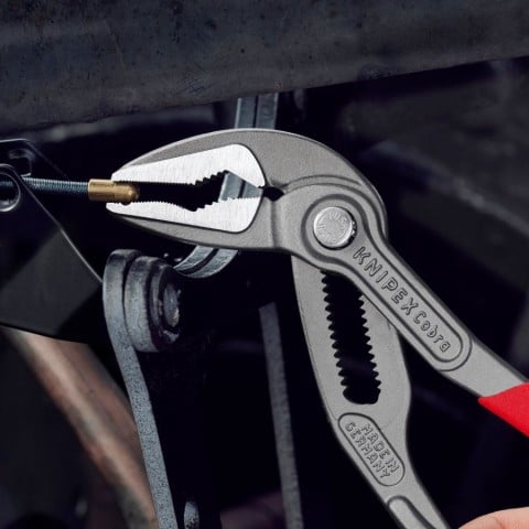 Knipex 87 51 180 7-1/4-in. Cobra ES Water Pump Pliers - in use