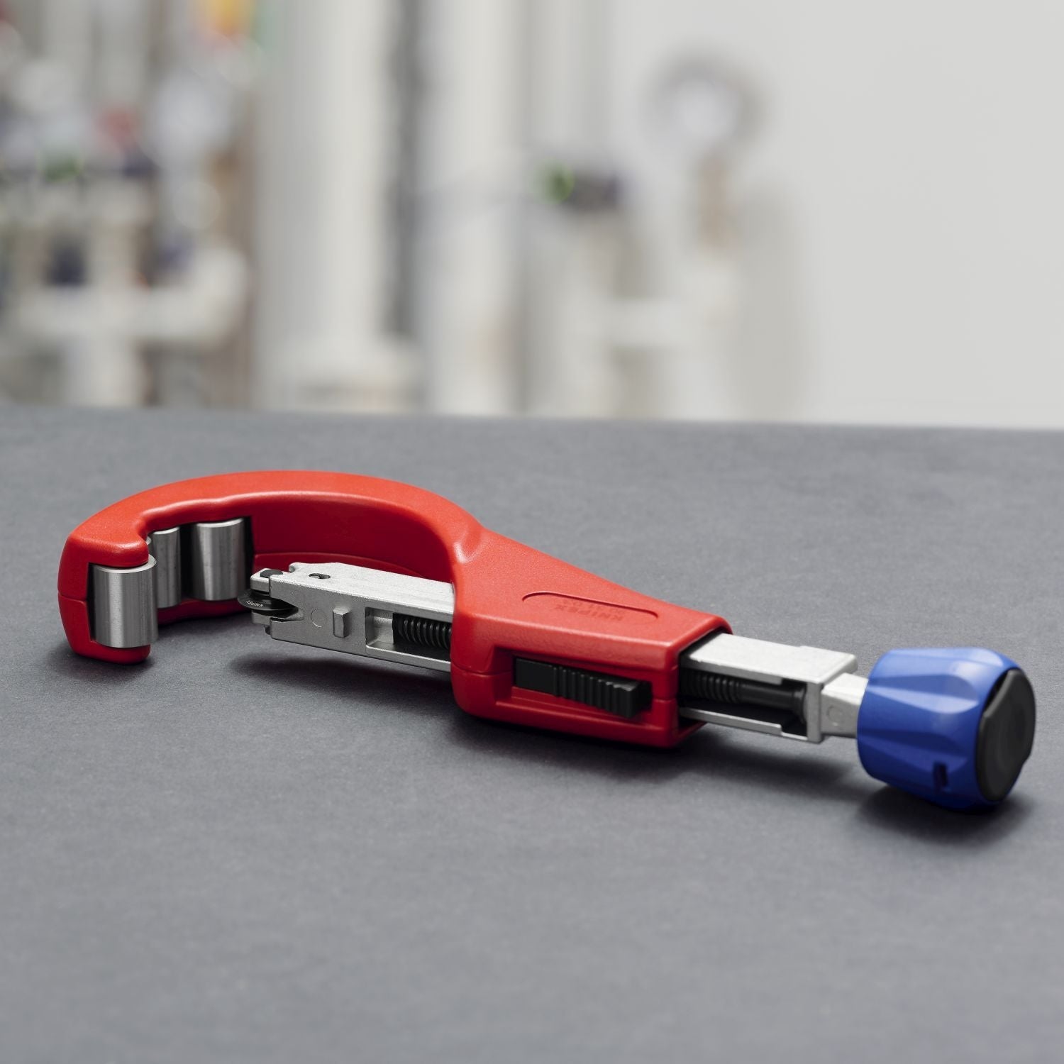 Knipex 90 31 03 BKA KNIPEX TubiX XL Pipe Cutter