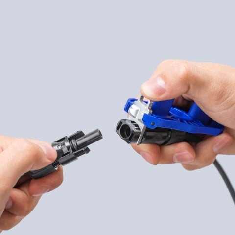 Knipex 97 49 66 3 SBA Assembly Tool for MC4/MC4 Evo 2 - feature detail