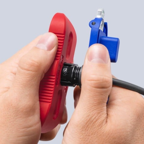 Knipex 97 49 66 3 SBA Assembly Tool for MC4/MC4 Evo 2 - feature detail